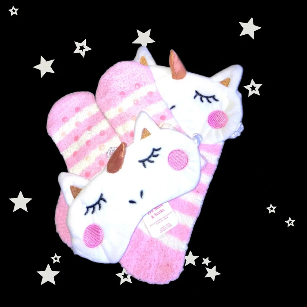 🆕NWT•3D Unicorn Eye Mask & Fuzzy Sock Set - Picture 4 of 14